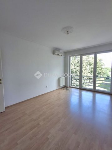 Eladó téglalakás, Debrecenben 69 M Ft, 3 szobás