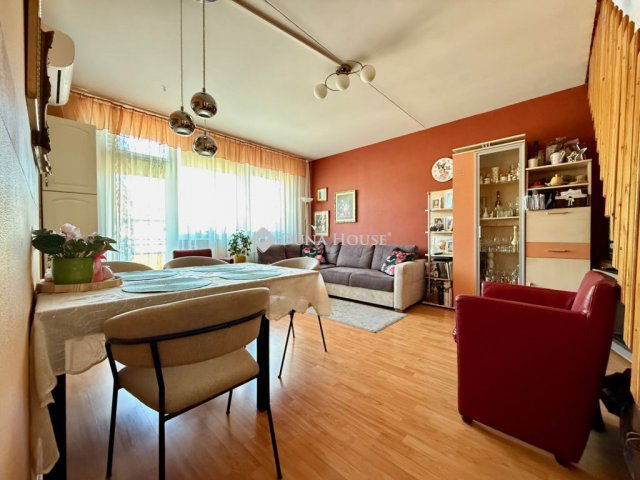 Eladó panellakás, Kecskeméten 59.9 M Ft, 4 szobás