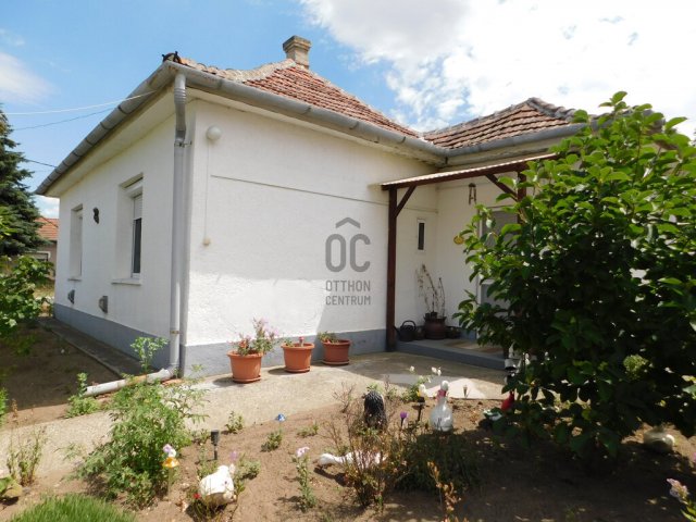 Eladó családi ház, Tápiószelén 28.6 M Ft, 2 szobás