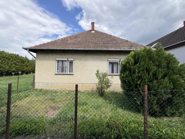 Eladó családi ház, Balatonbogláron, Szabadság utcában 27.3 M Ft