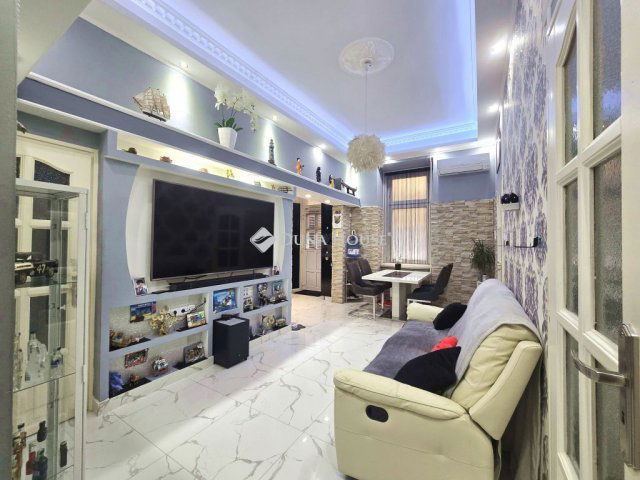 Eladó téglalakás, Budapesten, VIII. kerületben, Dobozi utcában