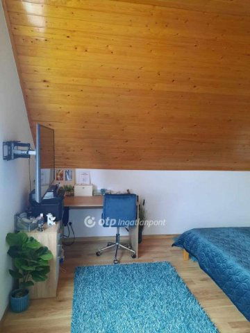 Eladó családi ház, Vonyarcvashegyen 178 M Ft, 11+2 szobás