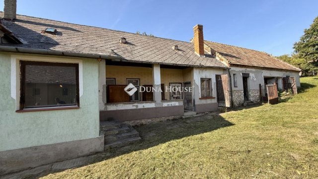 Eladó családi ház, Bakonyszentkirályon 34.8 M Ft, 3 szobás
