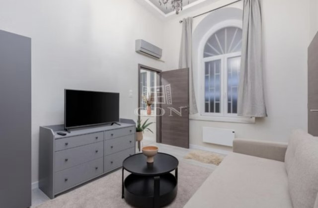 Eladó téglalakás, Budapesten, VI. kerületben 65 M Ft, 1+1 szobás