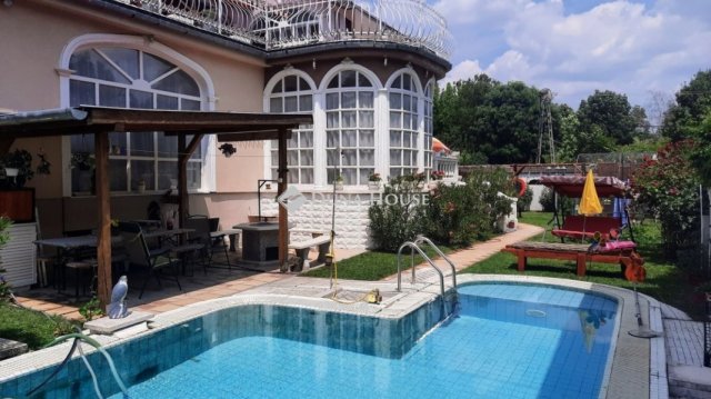 Eladó családi ház, Nagykőrösön 83.99 M Ft, 5 szobás