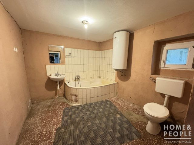 Eladó családi ház, Hódmezővásárhelyen 26.5 M Ft, 2+1 szobás