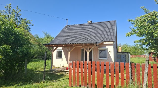 Eladó családi ház, Dombóváron 16.9 M Ft, 2 szobás