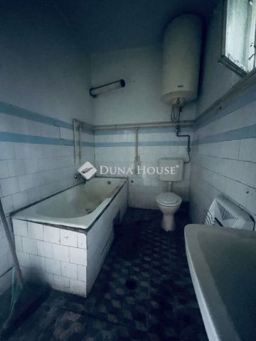 Eladó családi ház, Szőcén 29.8 M Ft, 2 szobás