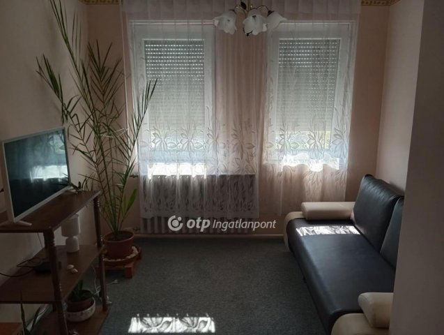 Eladó téglalakás, Kálban 22 M Ft, 1+2 szobás
