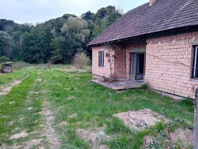 Eladó családi ház, Kallósdon 3.99 M Ft, 8 szobás