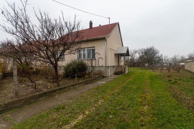 Eladó családi ház, Székesfehérvárott 72.9 M Ft, 3 szobás