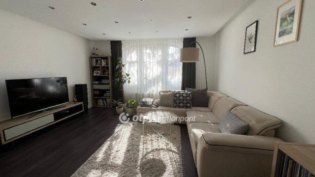 Eladó téglalakás, Egerben 63.9 M Ft, 2 szobás