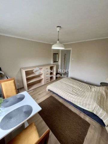Eladó téglalakás, Harkányban 12.4 M Ft, 1 szobás
