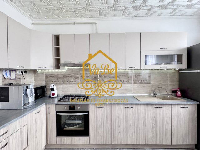 Eladó családi ház, Verpeléten 59.9 M Ft, 6 szobás