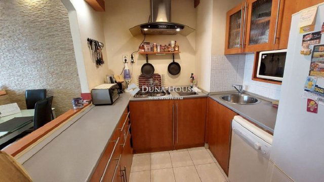Eladó téglalakás, Budapesten, XV. kerületben 69.5 M Ft, 2 szobás