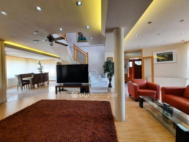 Eladó családi ház, Siófokon 245 M Ft, 2+2 szobás