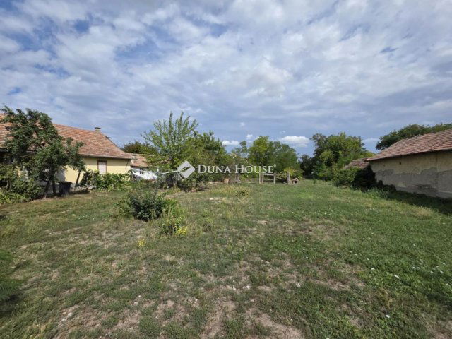 Eladó telek, Tiszaszőlősön 6.5 M Ft / költözzbe.hu