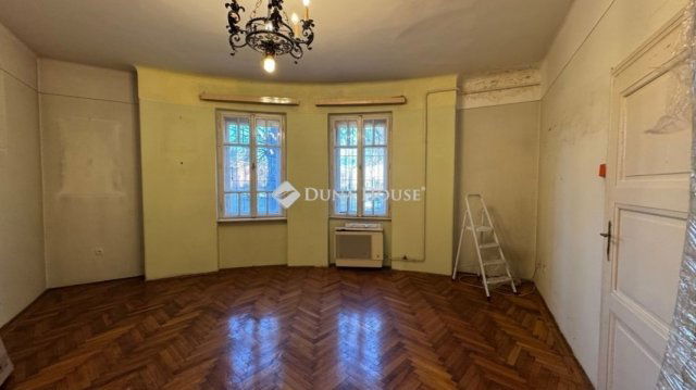 Eladó téglalakás, Debrecenben 65 M Ft, 4 szobás