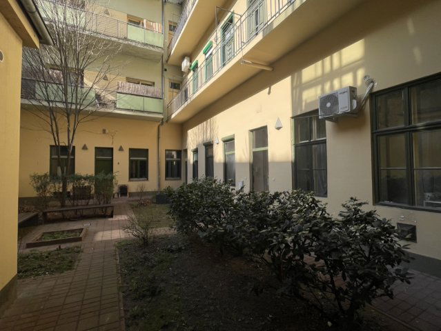 Eladó téglalakás, Budapesten, VI. kerületben, Szondi utcában