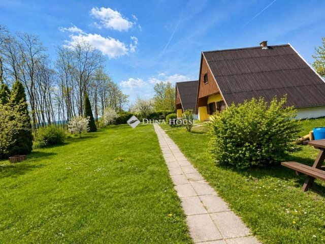Eladó családi ház, Mecséren 124.9 M Ft, 8 szobás