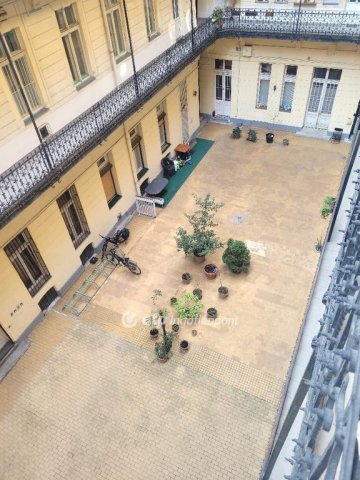 Eladó téglalakás, Budapesten, V. kerületben 225 M Ft, 3 szobás