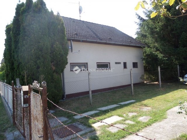Eladó családi ház, Balatonmáriafürdőn 74.8 M Ft, 5 szobás