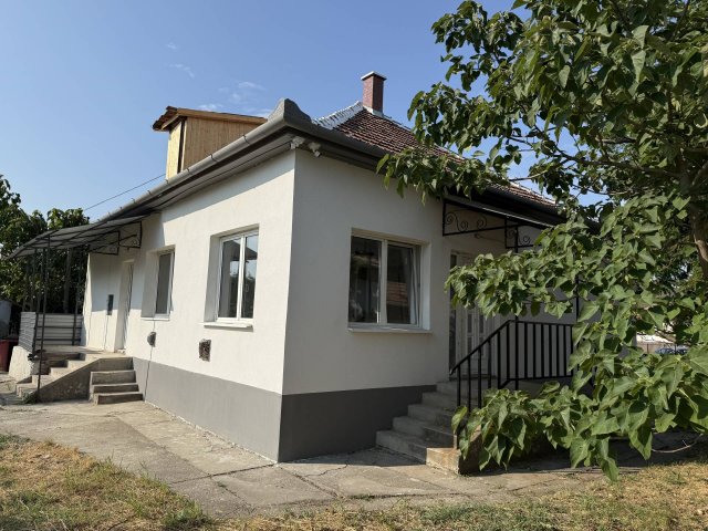 Eladó családi ház, Jászladányon 20.9 M Ft, 3 szobás