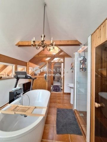 Eladó családi ház, Pécsett 135 M Ft, 4 szobás