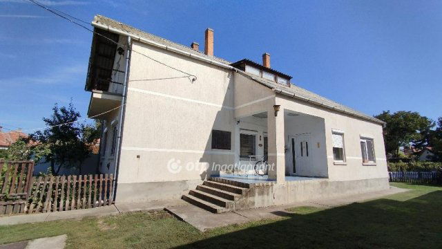 Eladó családi ház, Jászberényben 45 M Ft, 5 szobás
