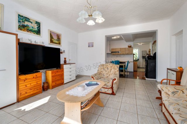 Eladó családi ház, Sárisápon 59.9 M Ft, 4 szobás