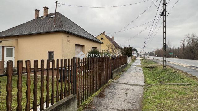 Eladó családi ház, Székesfehérvárott 66 M Ft, 2+1 szobás