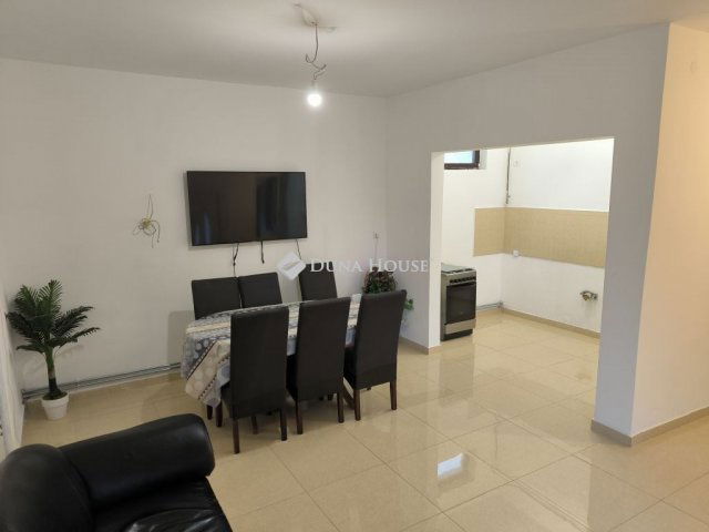 Eladó családi ház, Kartalon 61.99 M Ft, 2+1 szobás