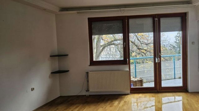 Eladó téglalakás, Pécsett 82 M Ft, 2 szobás