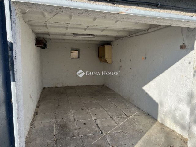 Eladó ipari ingatlan, Várpalotán 7.5 M Ft / költözzbe.hu