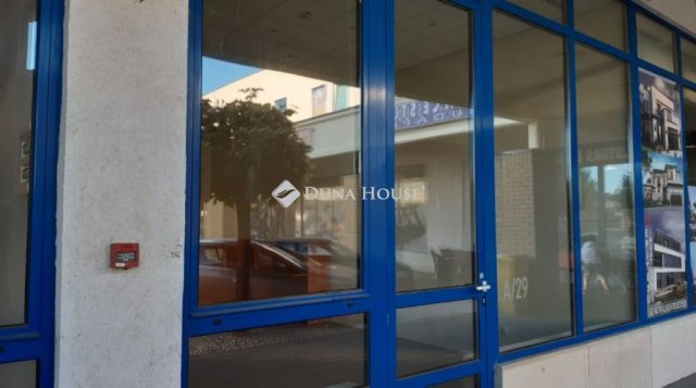 Eladó üzlethelyiség, XVII. kerületben, Csomafalva utcában