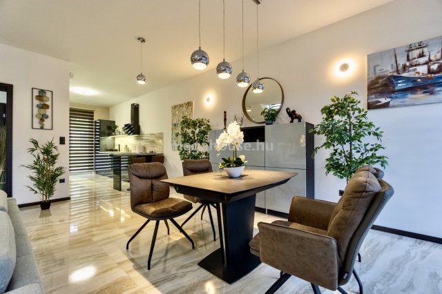 Kiadó családi ház, albérlet, Budaörsön 1155 E Ft / hó