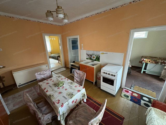 Eladó családi ház, Jászárokszálláson 24.9 M Ft, 2 szobás