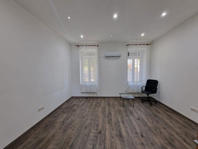 Eladó téglalakás, Budapesten, XV. kerületben 37.5 M Ft, 1 szobás