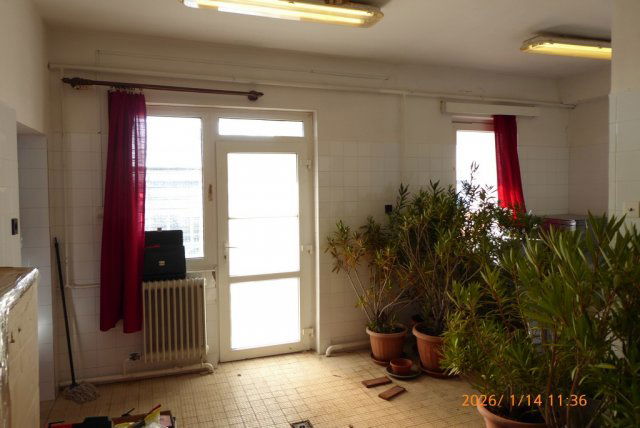 Kiadó ipari ingatlan, Pécsett 45 E Ft / hó, 2 szobás