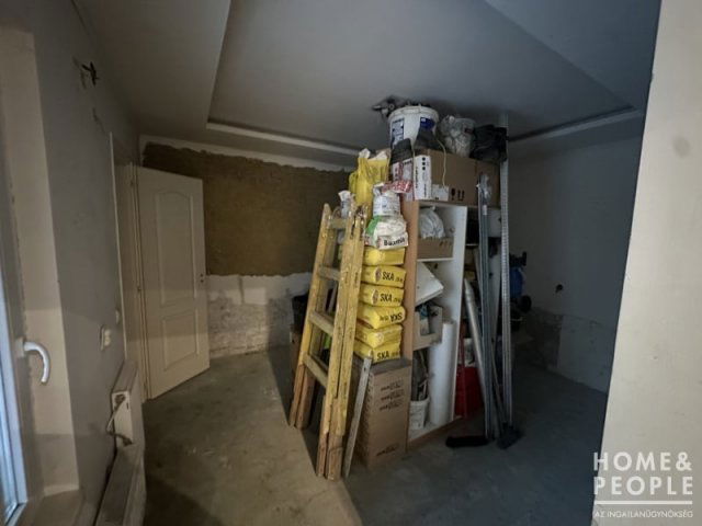 Eladó téglalakás, Szegeden 35 M Ft, 2 szobás