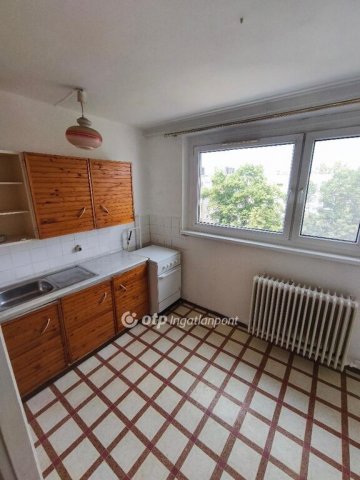 Eladó téglalakás, Miskolcon 34 M Ft, 2 szobás