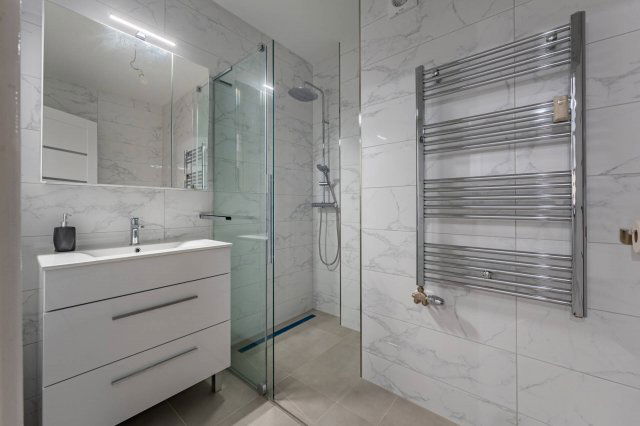 Eladó téglalakás, Budapesten, III. kerületben 109.9 M Ft