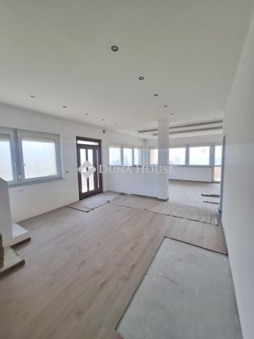 Eladó családi ház, Fóton 240 M Ft, 5 szobás