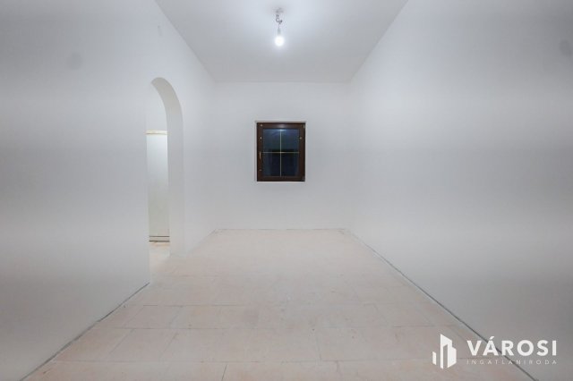 Eladó családi ház, Vácegresen 29.99 M Ft, 3 szobás