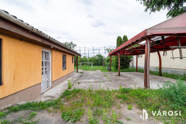 Eladó üzlethelyiség, Bicskén 29.9 M Ft, 2 szobás