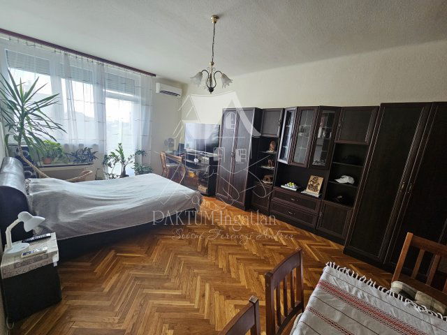 Eladó téglalakás, Szolnokon 22.9 M Ft, 1+1 szobás