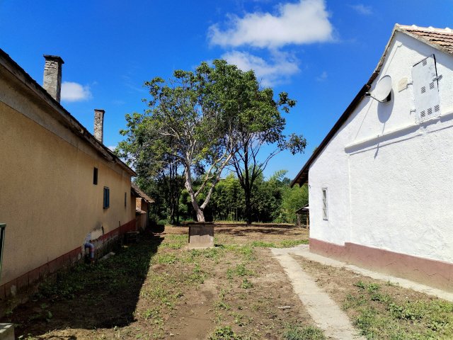 Eladó családi ház, Holládon 25.5 M Ft, 3 szobás