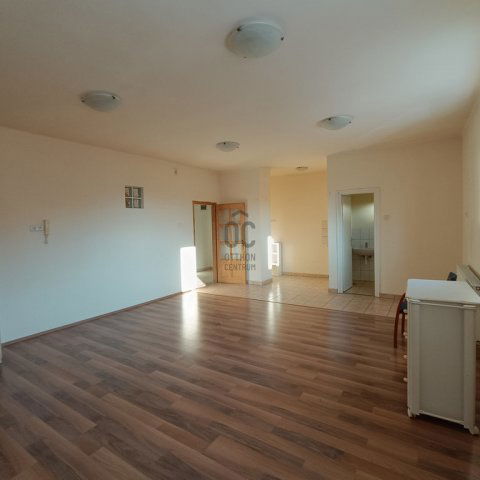 Eladó téglalakás, Nagykanizsán 79.9 M Ft, 4 szobás