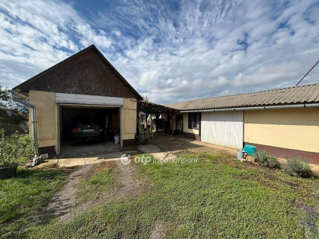 Eladó családi ház, Szorgalmatoson 29 M Ft, 3+2 szobás