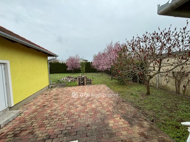 Eladó családi ház, Mohácson 115 M Ft, 3 szobás